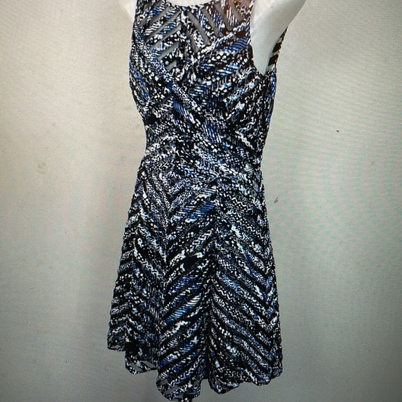 Parker Mirabella mesh insert dress in blue size small - Picture 4 of 8
